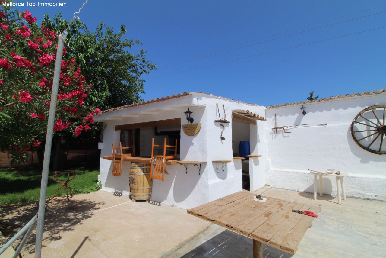 Charming holiday home with covered veranda – authentic retreat in Mediterranean style Charming holiday home with covered veranda – authentic retreat in Mediterranean style