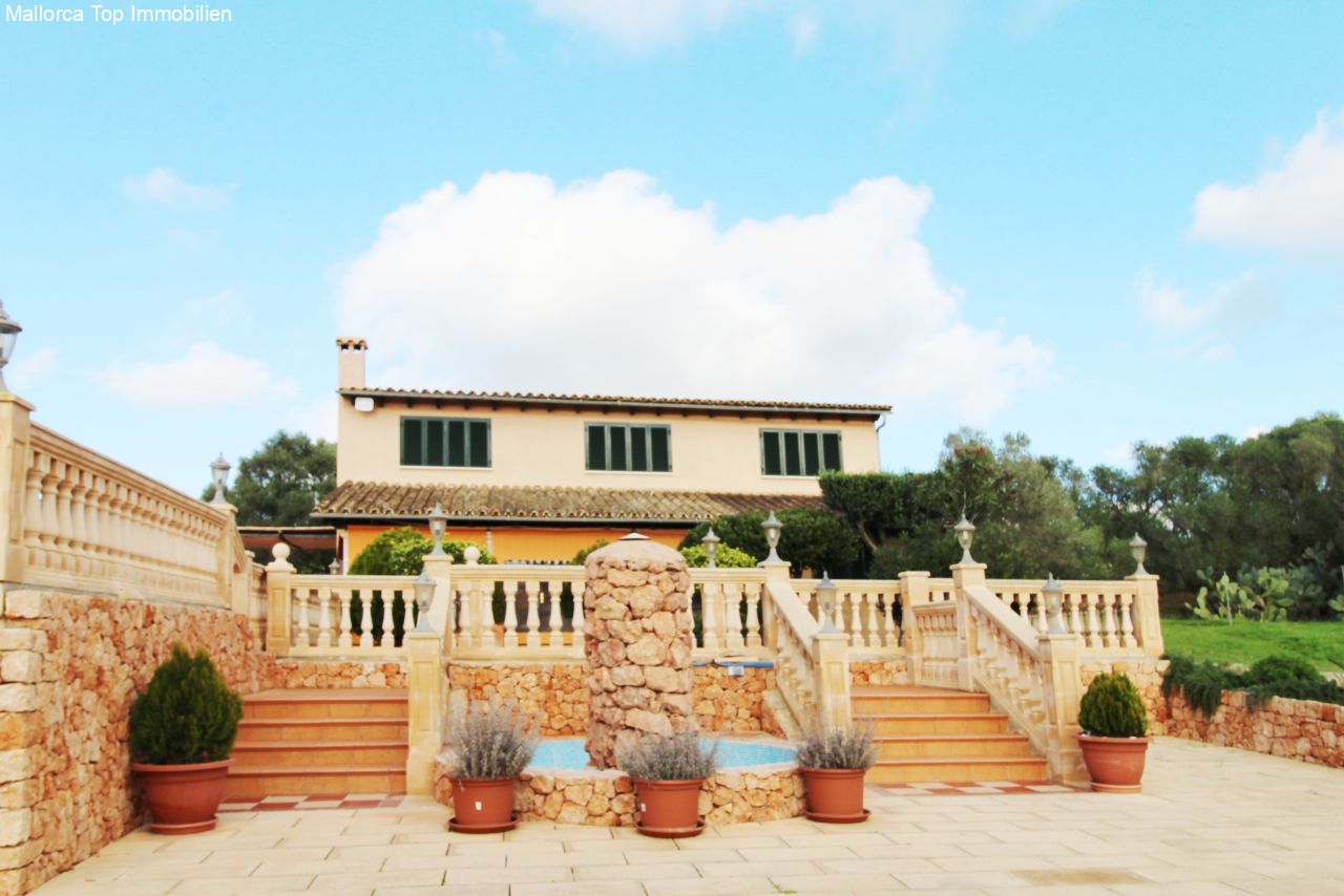 Finca with rental license