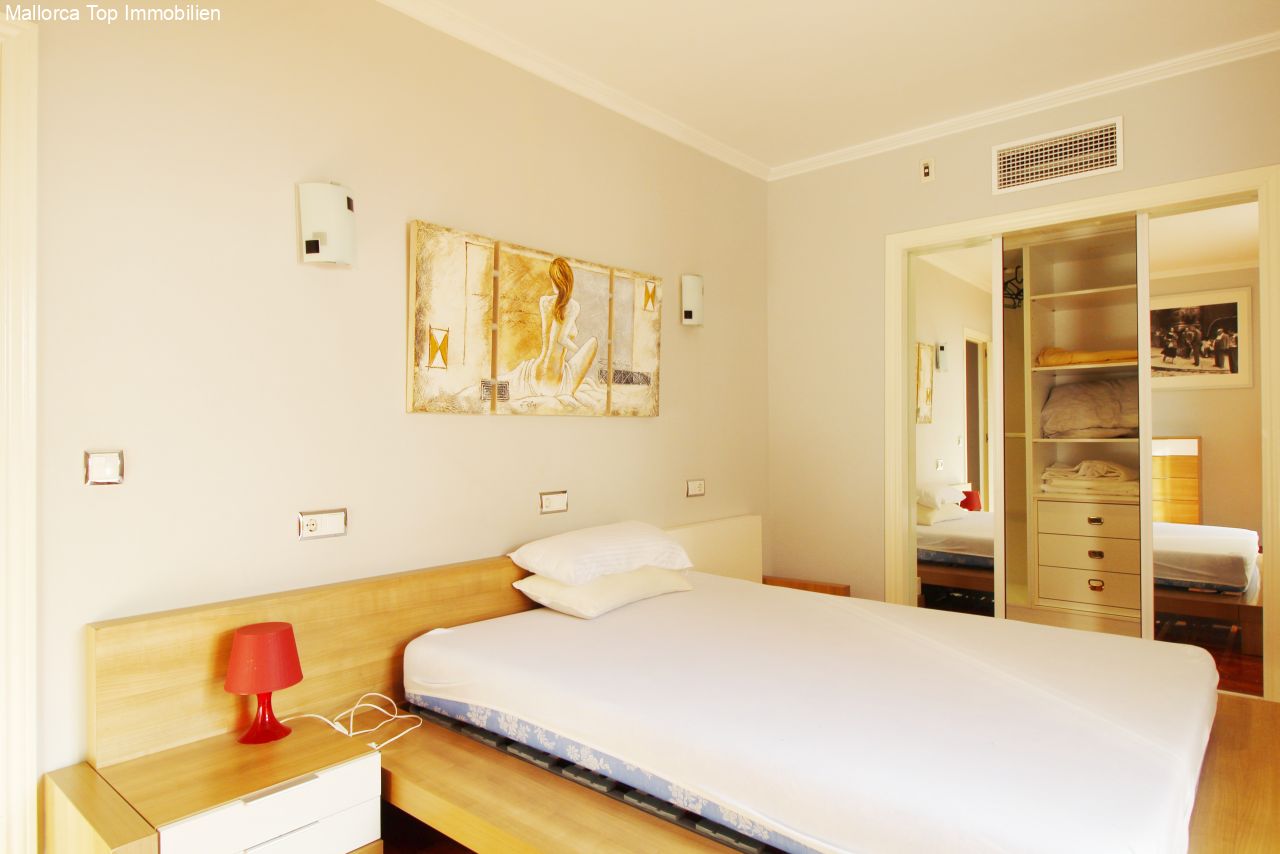 bedroom bedroom