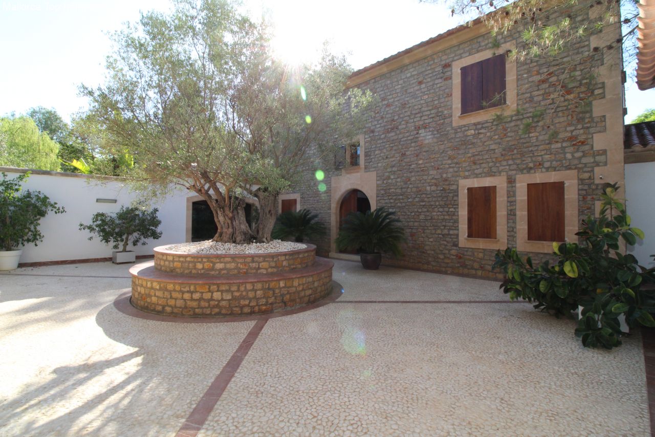 Exclusive finca with guest house and rental license Exclusive finca with guest house and rental license