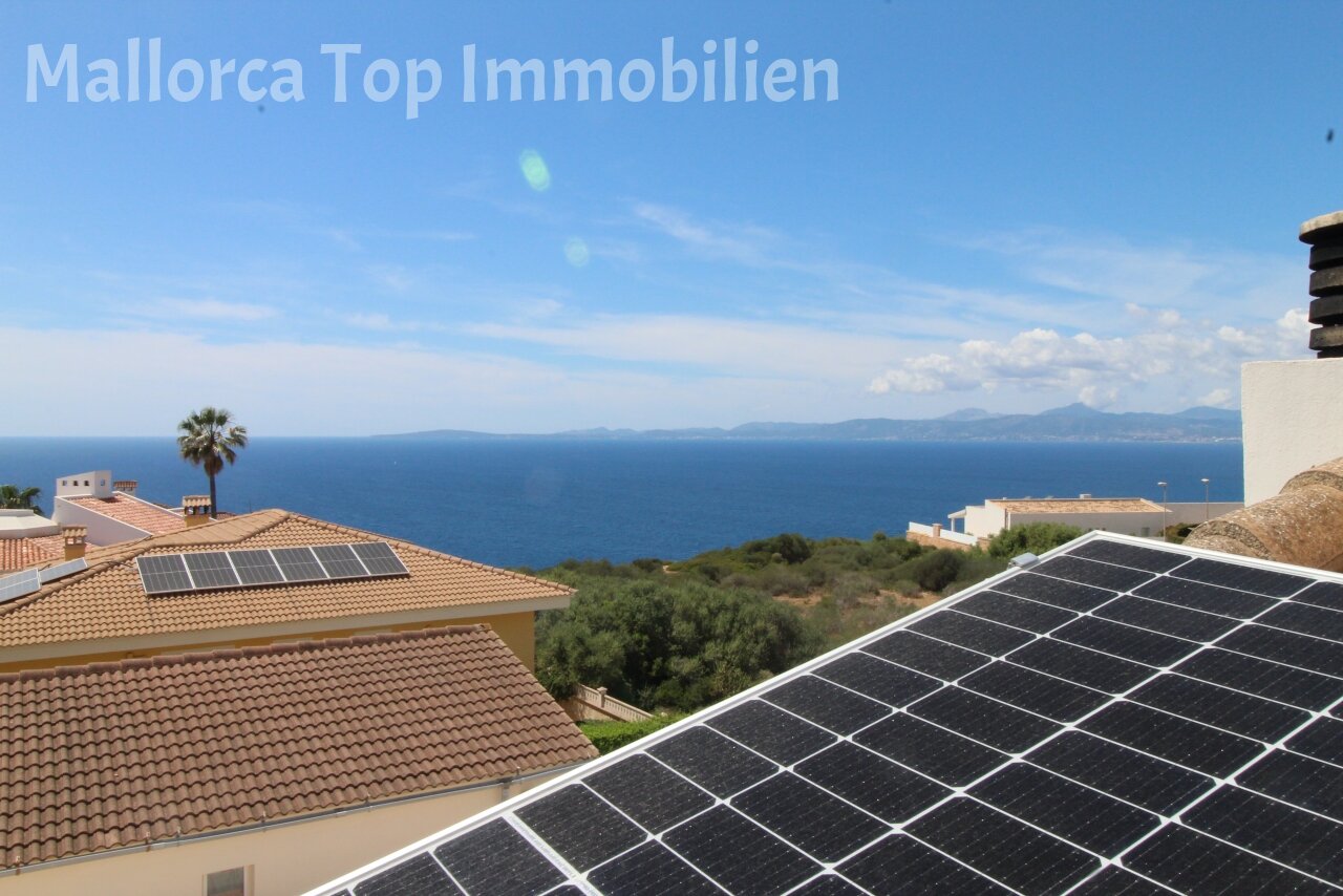 Energy-efficient solar system with sea view and modern sustainability standard Energy-efficient solar system with sea view and modern sustainability standard