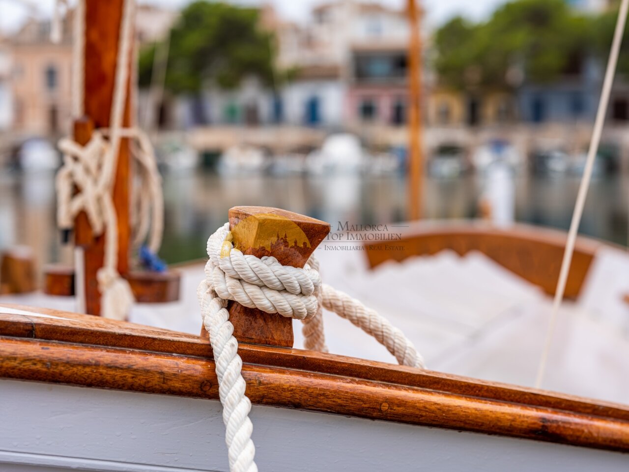 Harbor view with maritime flair – Direct waterfront location