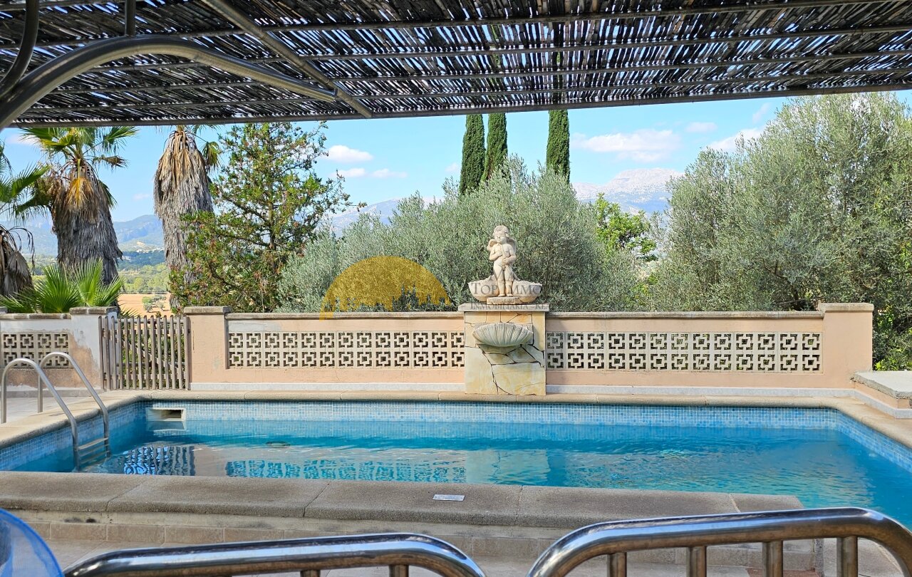Large finca property for sale near Inca. Large finca property for sale near Inca.