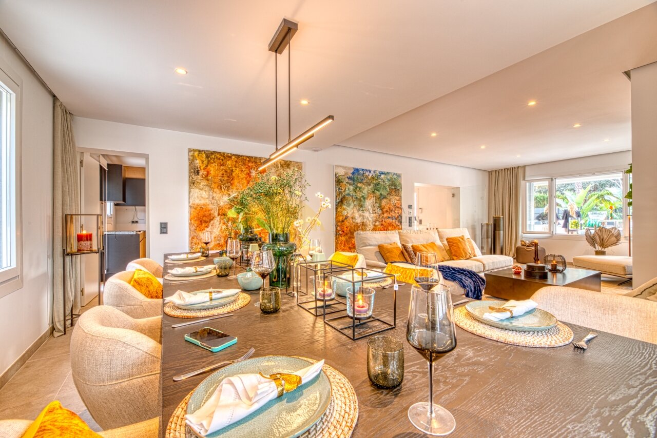 Open living kitchen with harmonious room connection and high-quality equipment