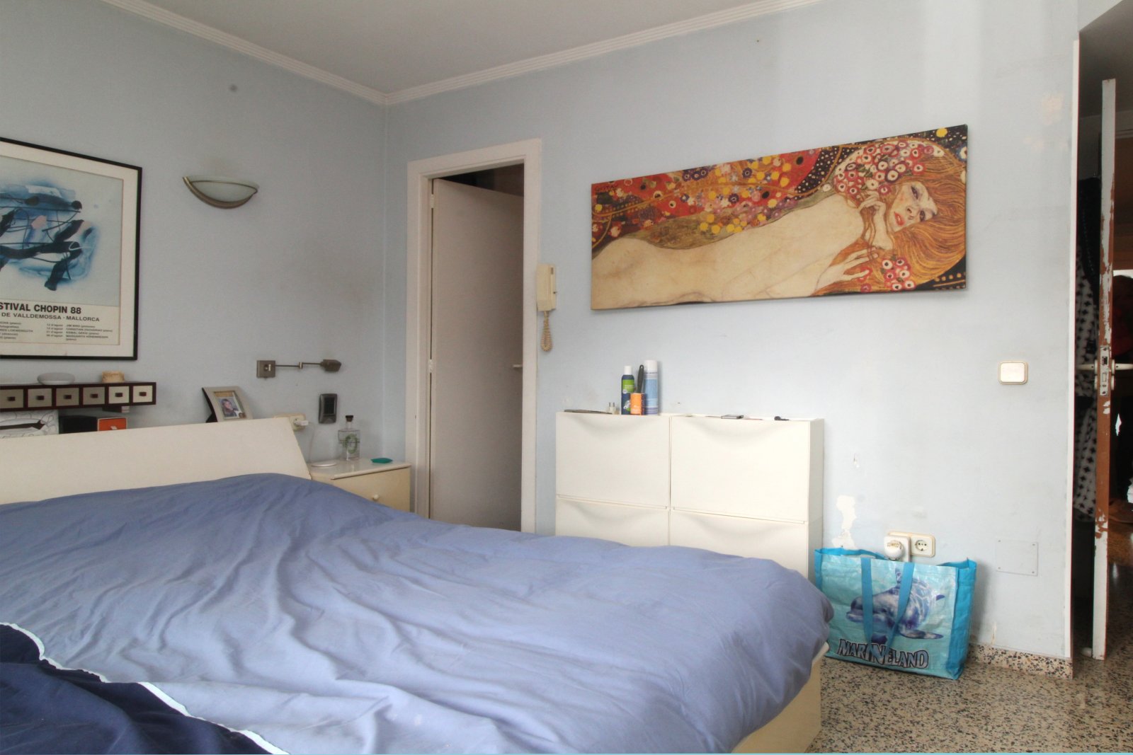 Comfortable bedroom with practical layout and versatile storage options Comfortable bedroom with practical layout and versatile storage options