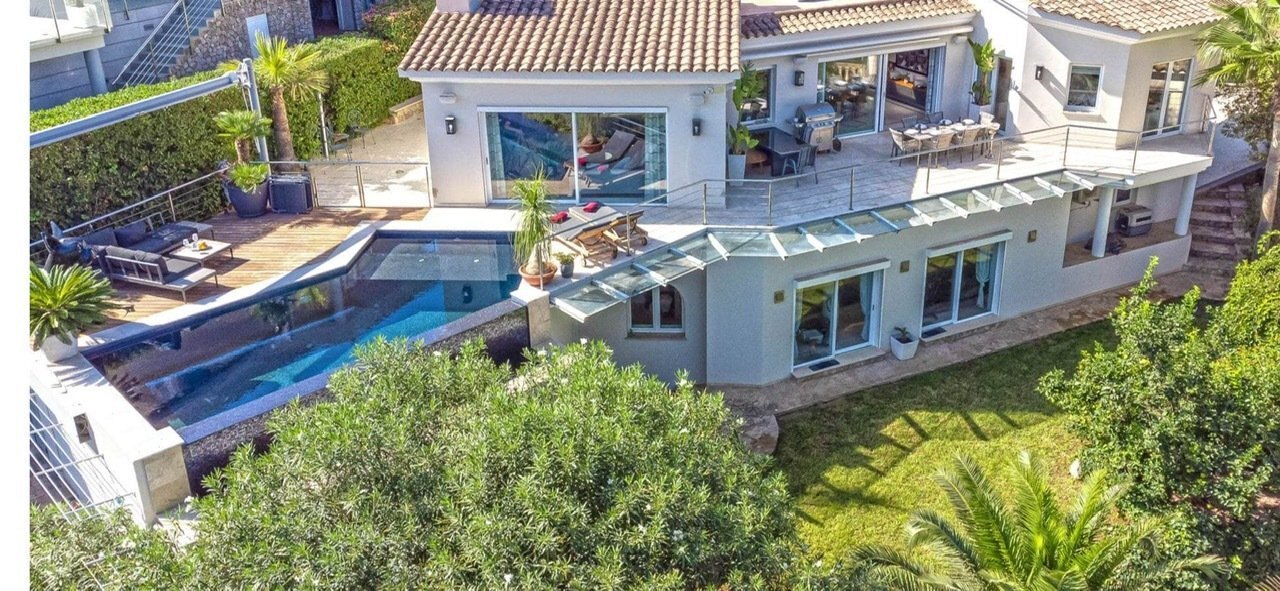 Charming modern villa in Santa Ponsa with panoramic views 