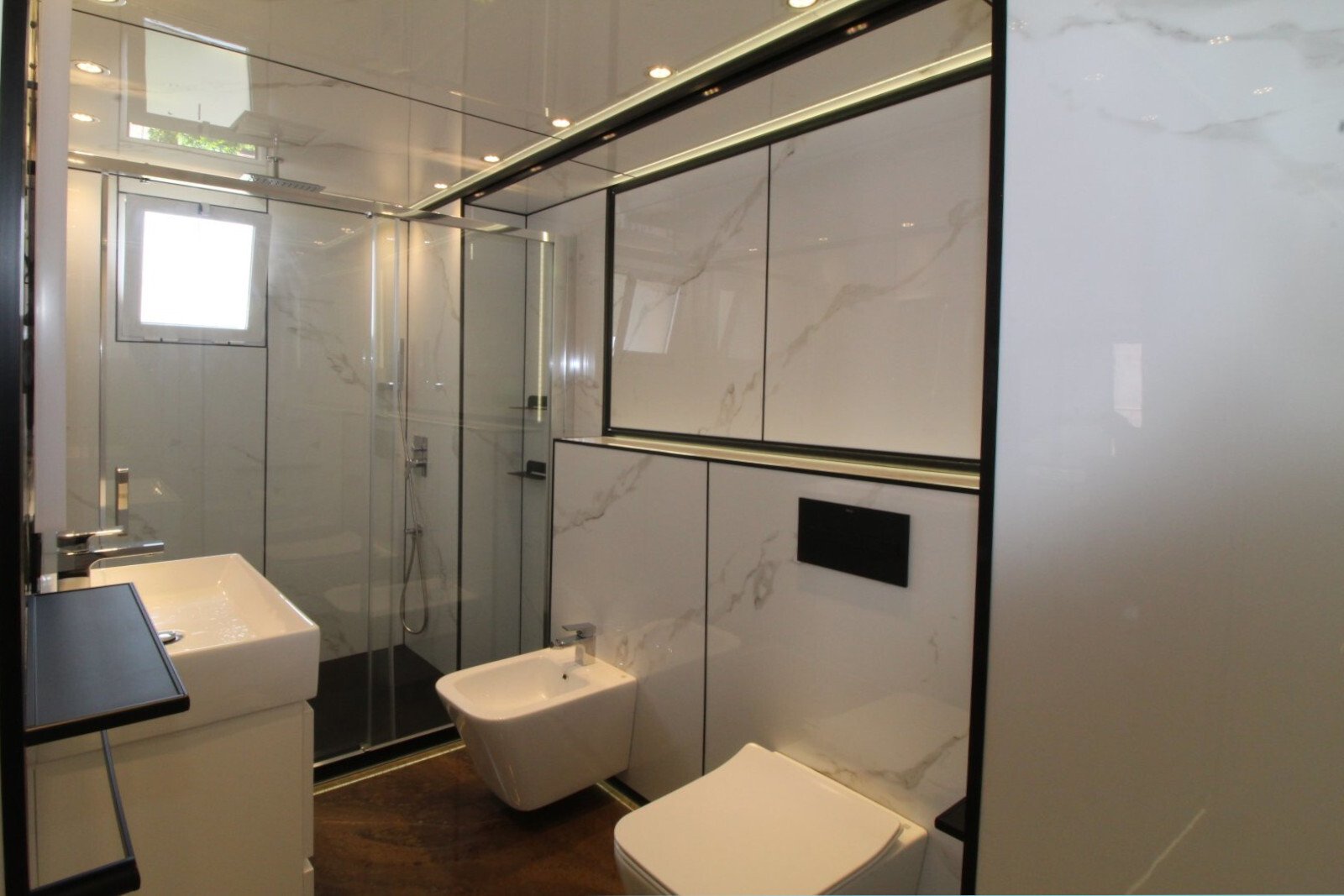 Modern bathroom with a walk-in shower and high-quality fittings