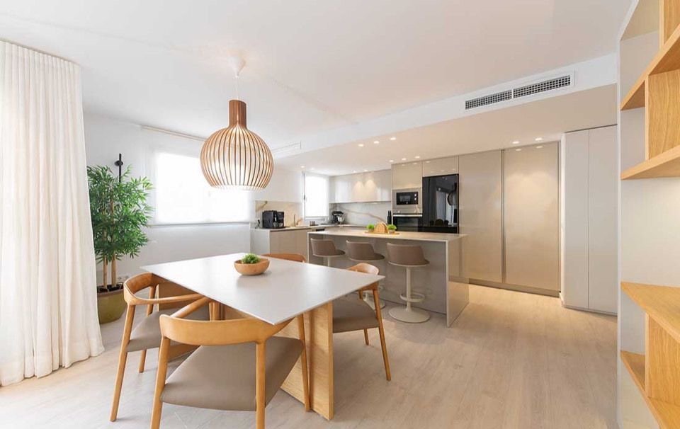 High-quality, renovated apartment in best location! High-quality, renovated apartment in best location!