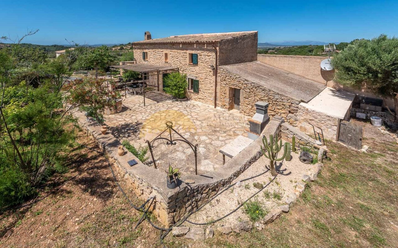 Exclusive finca with tennis court, pool and tourist rental license Exclusive finca with tennis court, pool and tourist rental license