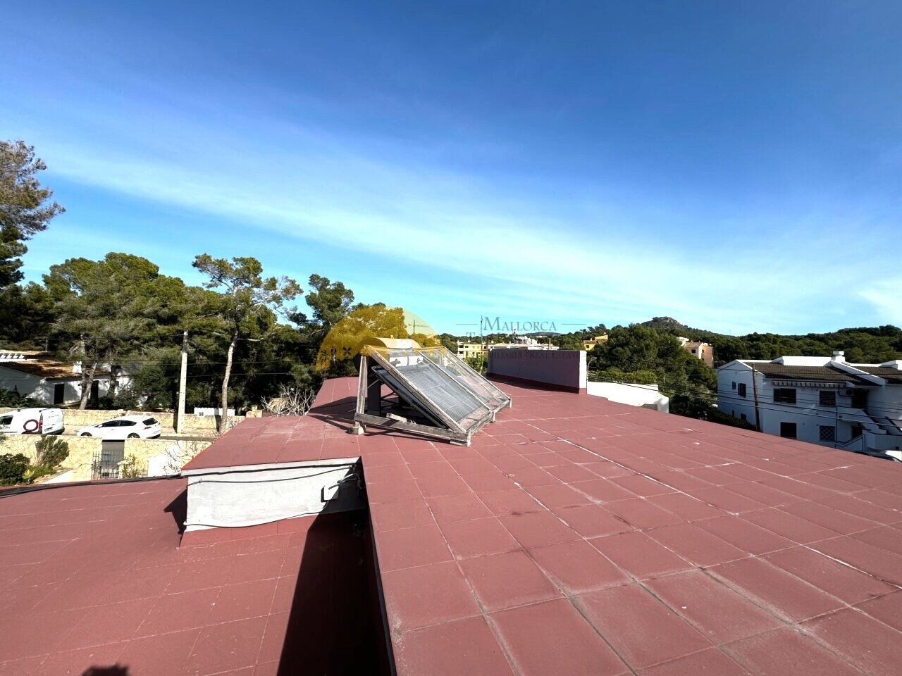 Roof terrace with panoramic view and solar system Roof terrace with panoramic view and solar system