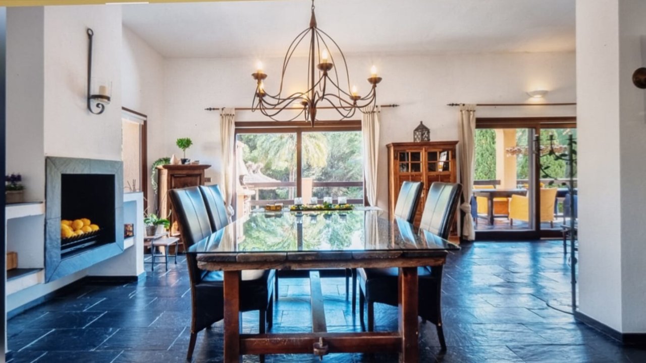 Spacious living and playroom with fireplace and access to the terrace Spacious living and playroom with fireplace and access to the terrace