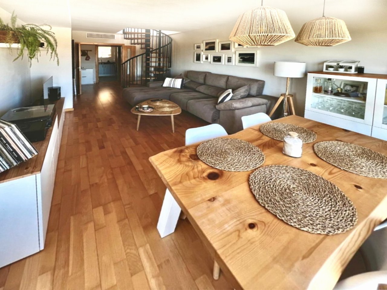 Wohn- und Esszimmer Wohn- und Esszimmer