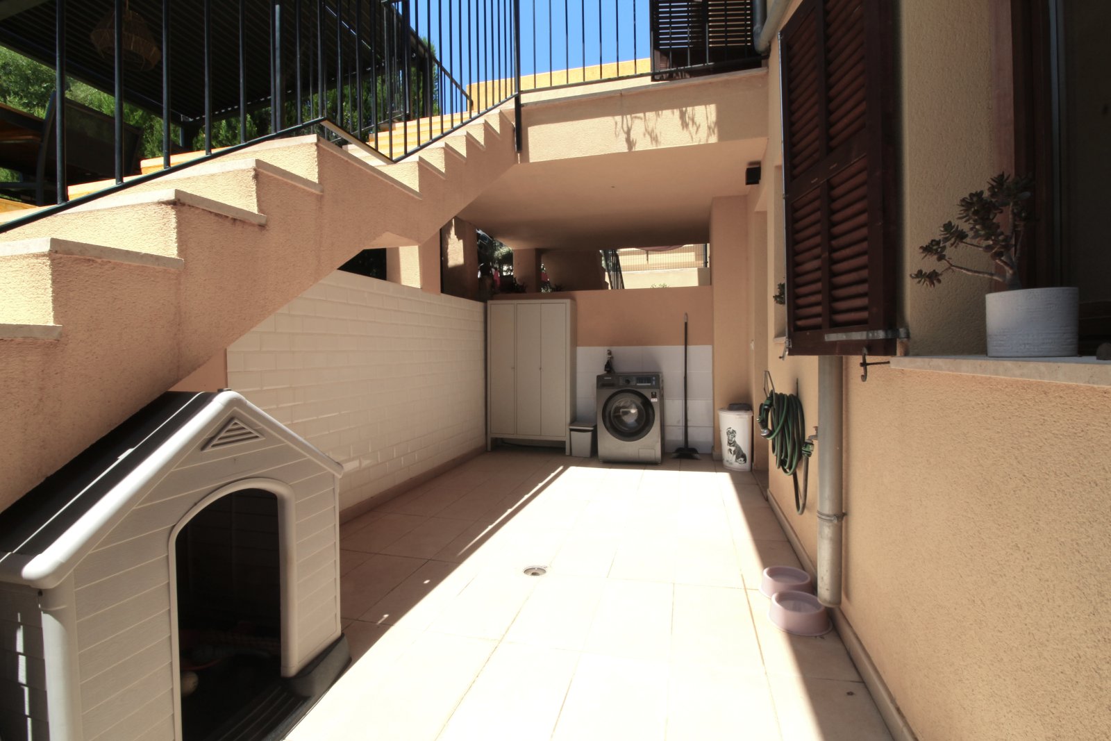 Gran chalet de piedra natural con piscina comunitaria