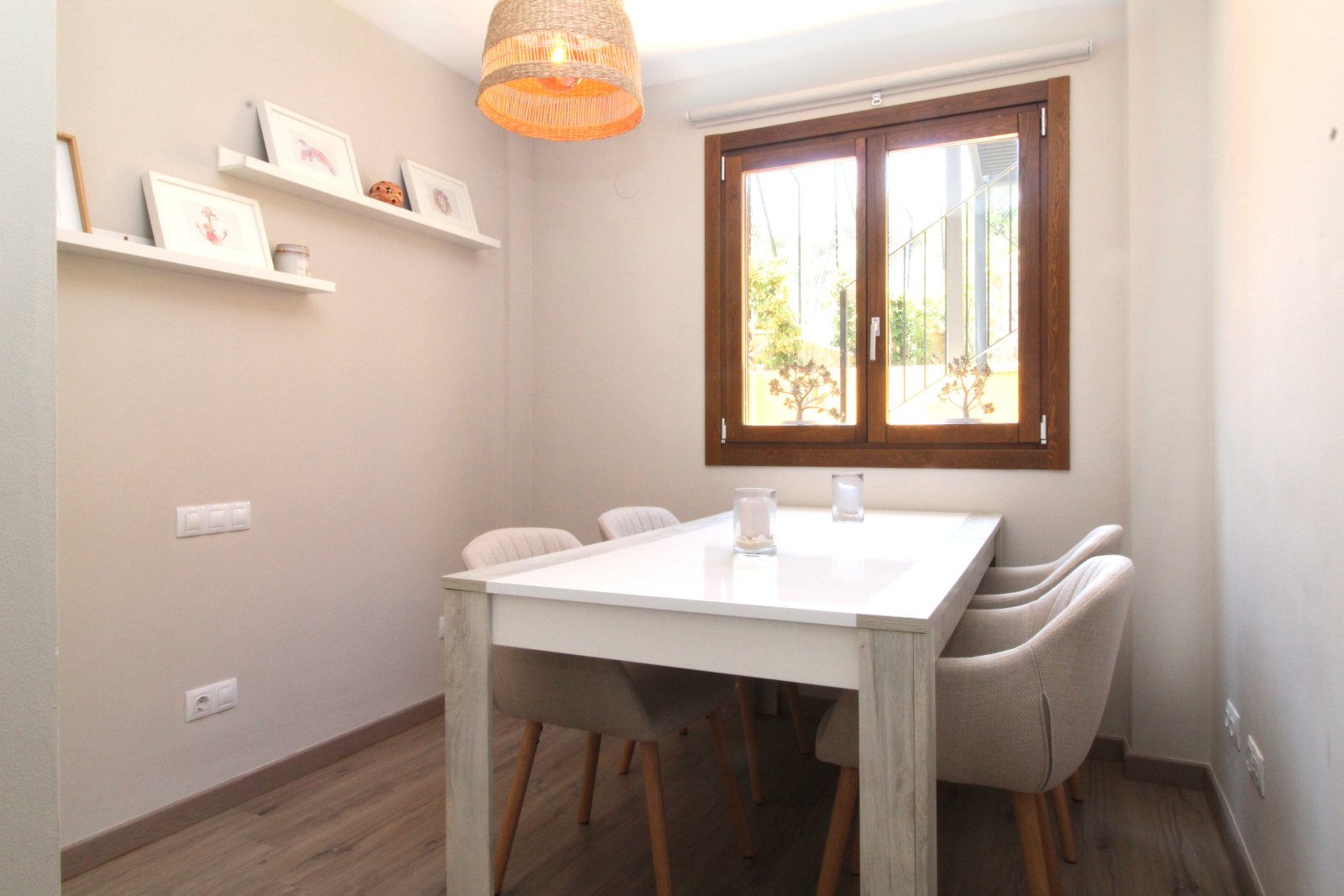 Gran chalet de piedra natural con piscina comunitaria