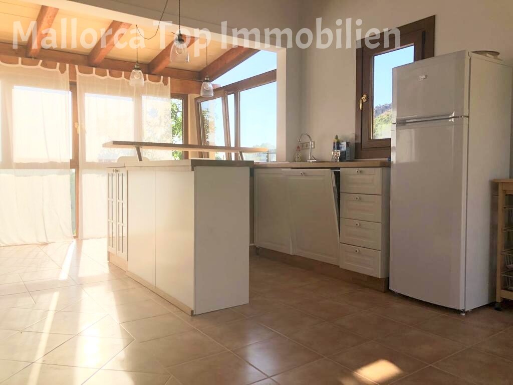 Finca enclavada en la naturaleza con vistas al monte de las brujas.