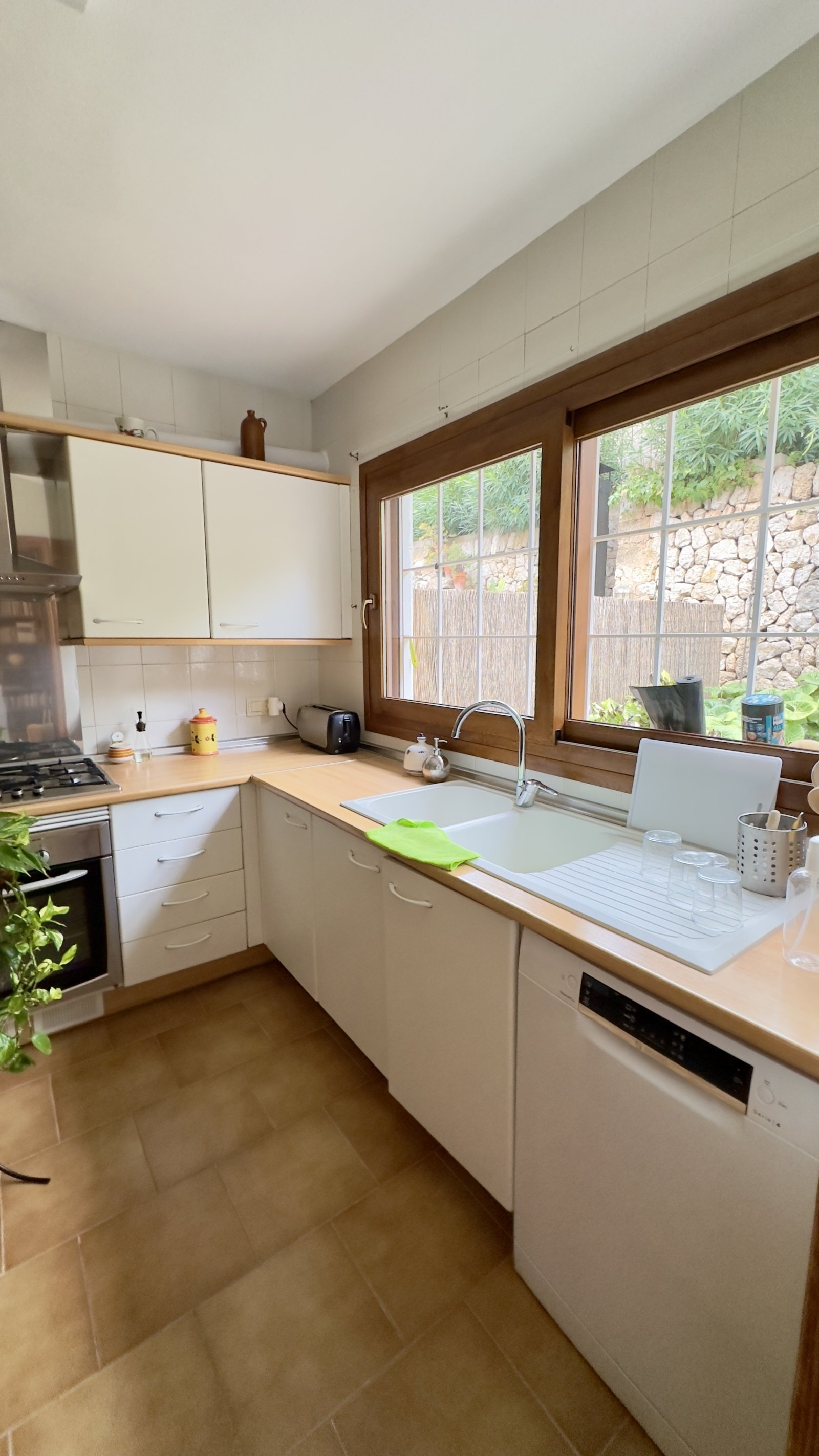 Elegante casa adosada con soleadas zonas exteriores y garaje en Son Espanyolet