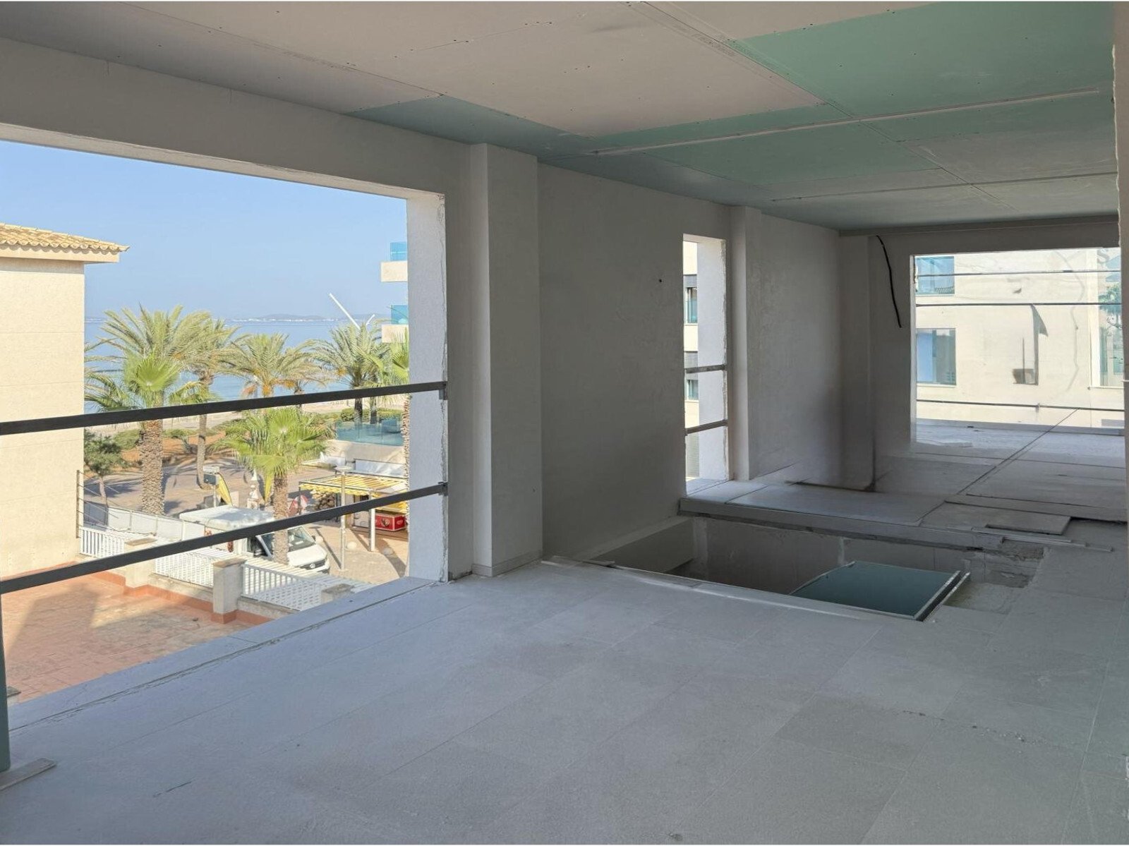 Ático de nueva construcción con fantásticas vistas al mar