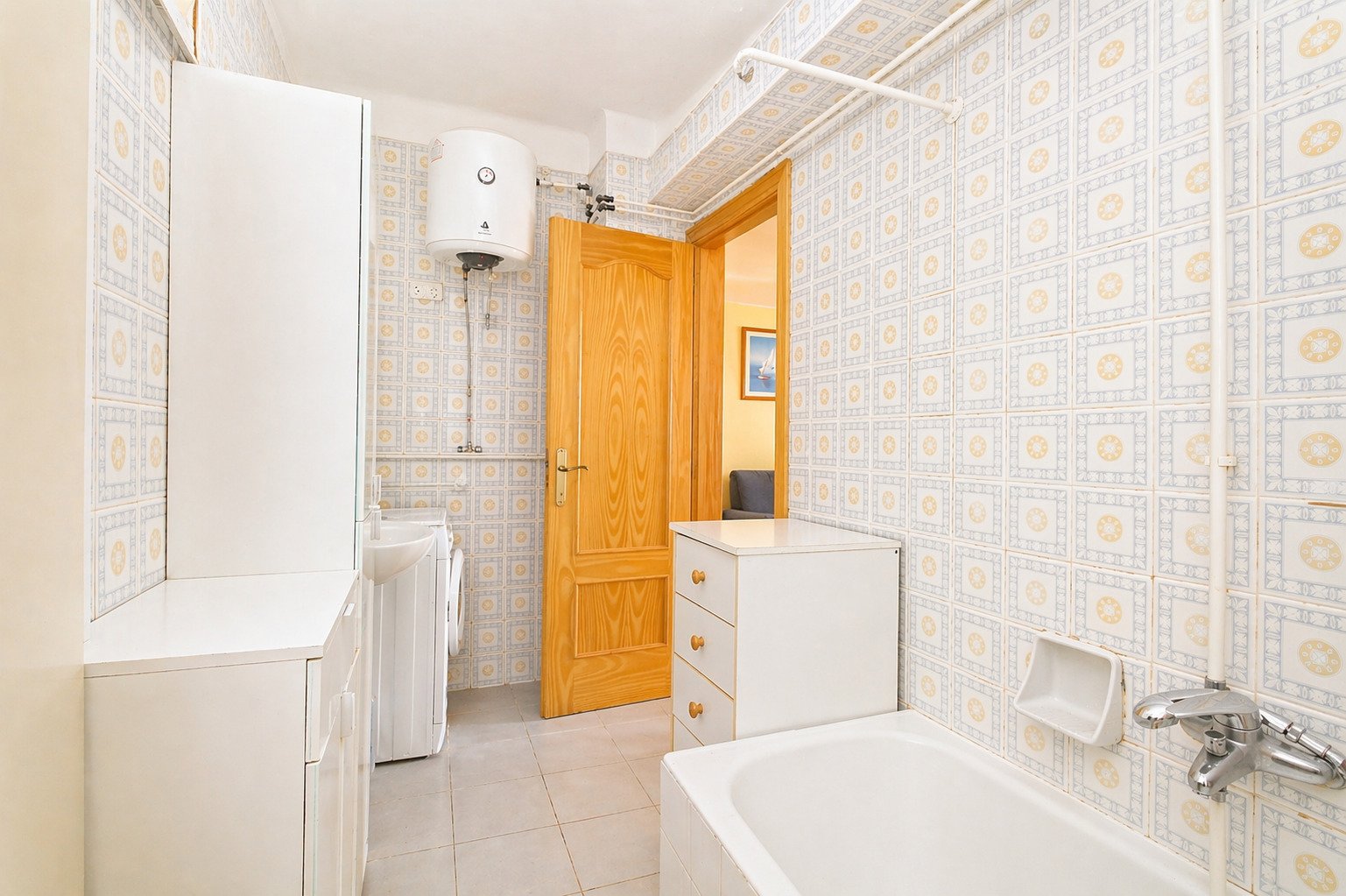 Apartamento con balcón – Estilo de vida urbano cerca del mar