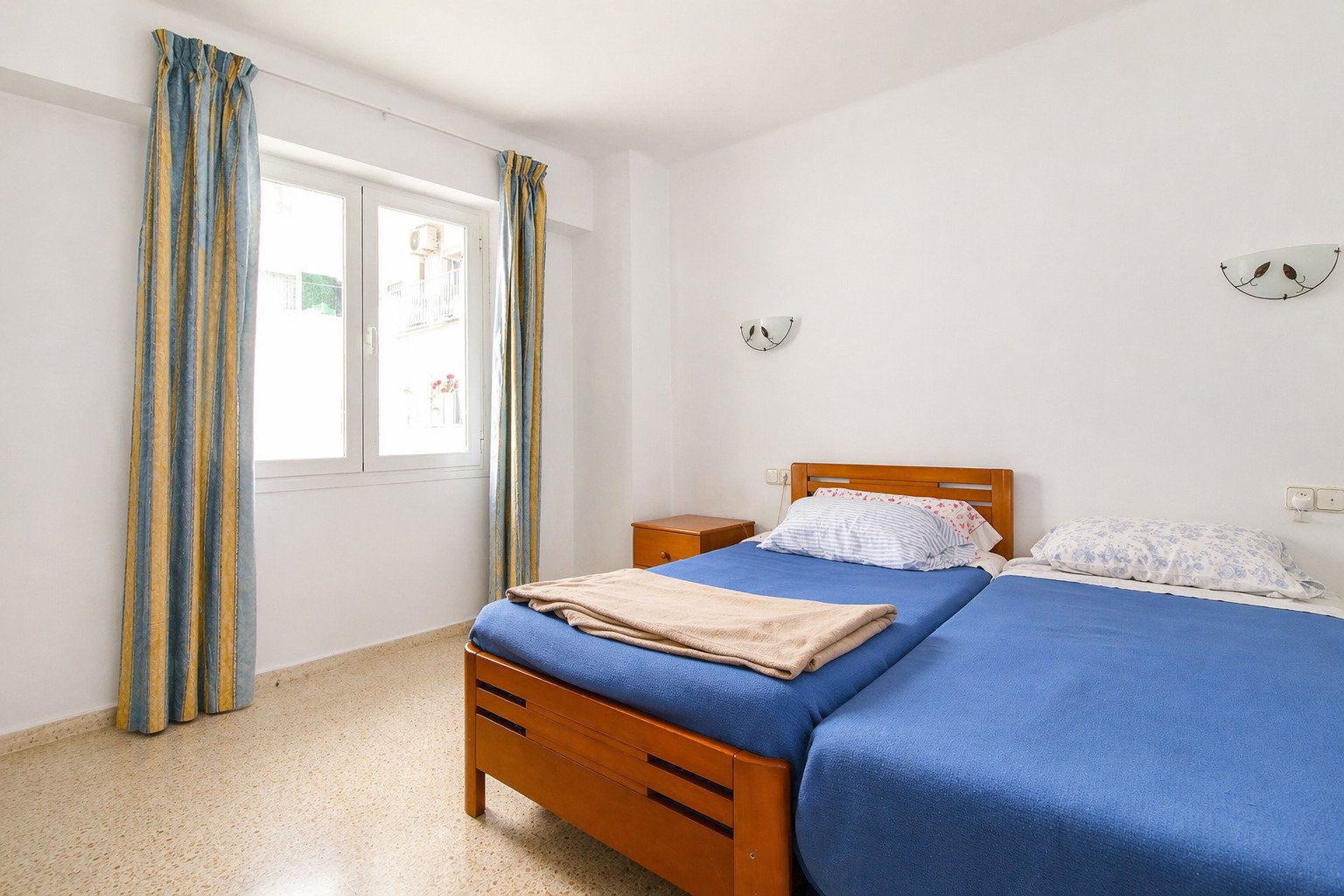 Apartamento con balcón – Estilo de vida urbano cerca del mar