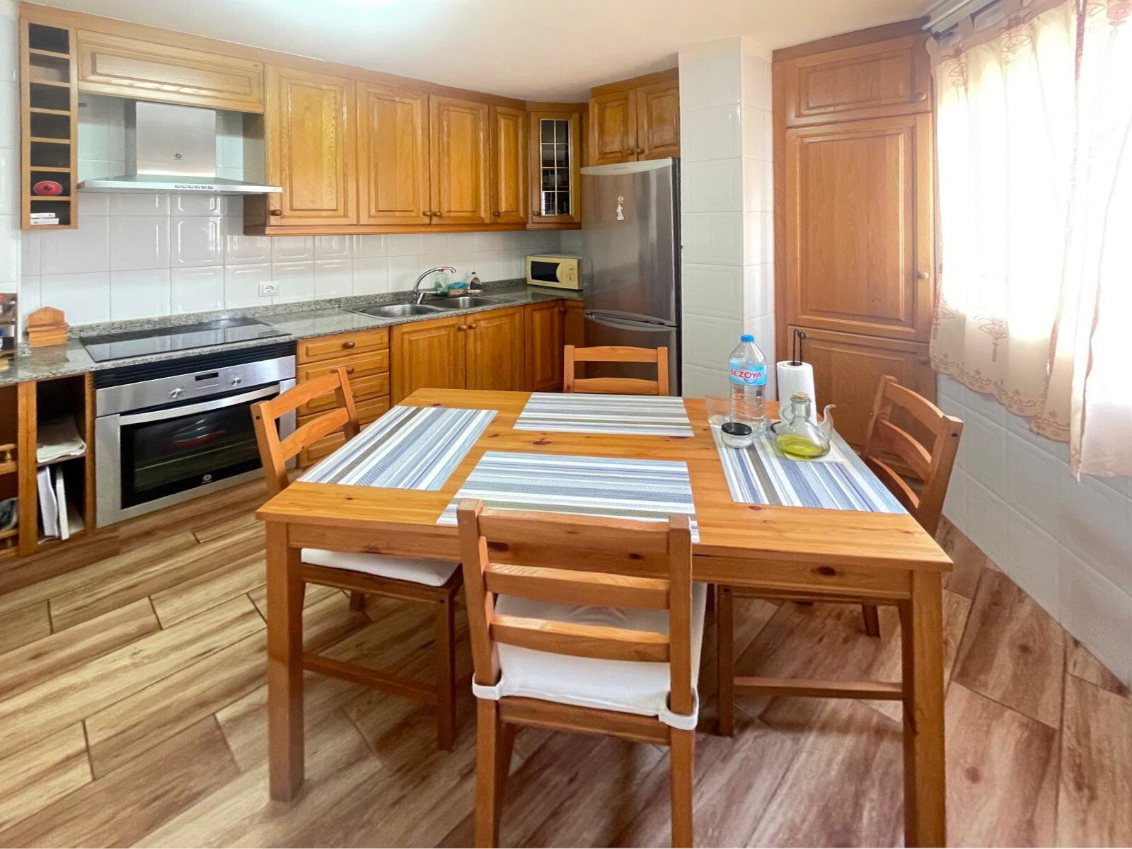 Elegante vivienda en la última planta en Palma – luminosidad, confort y plaza de garaje en la codiciada zona de Foners