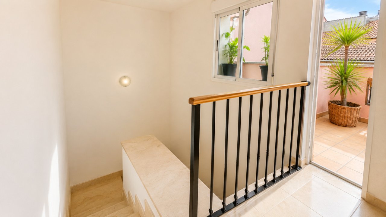 Offenes Treppenhaus im Penthouse in Inca Mallorca mit Zugang zur Terrasse