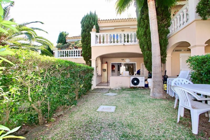 Nova Santa Ponsa. Acogedor apartamento en planta baja con pequeño jardín.  Nova Santa Ponsa. Acogedor apartamento en planta baja con pequeño jardín.