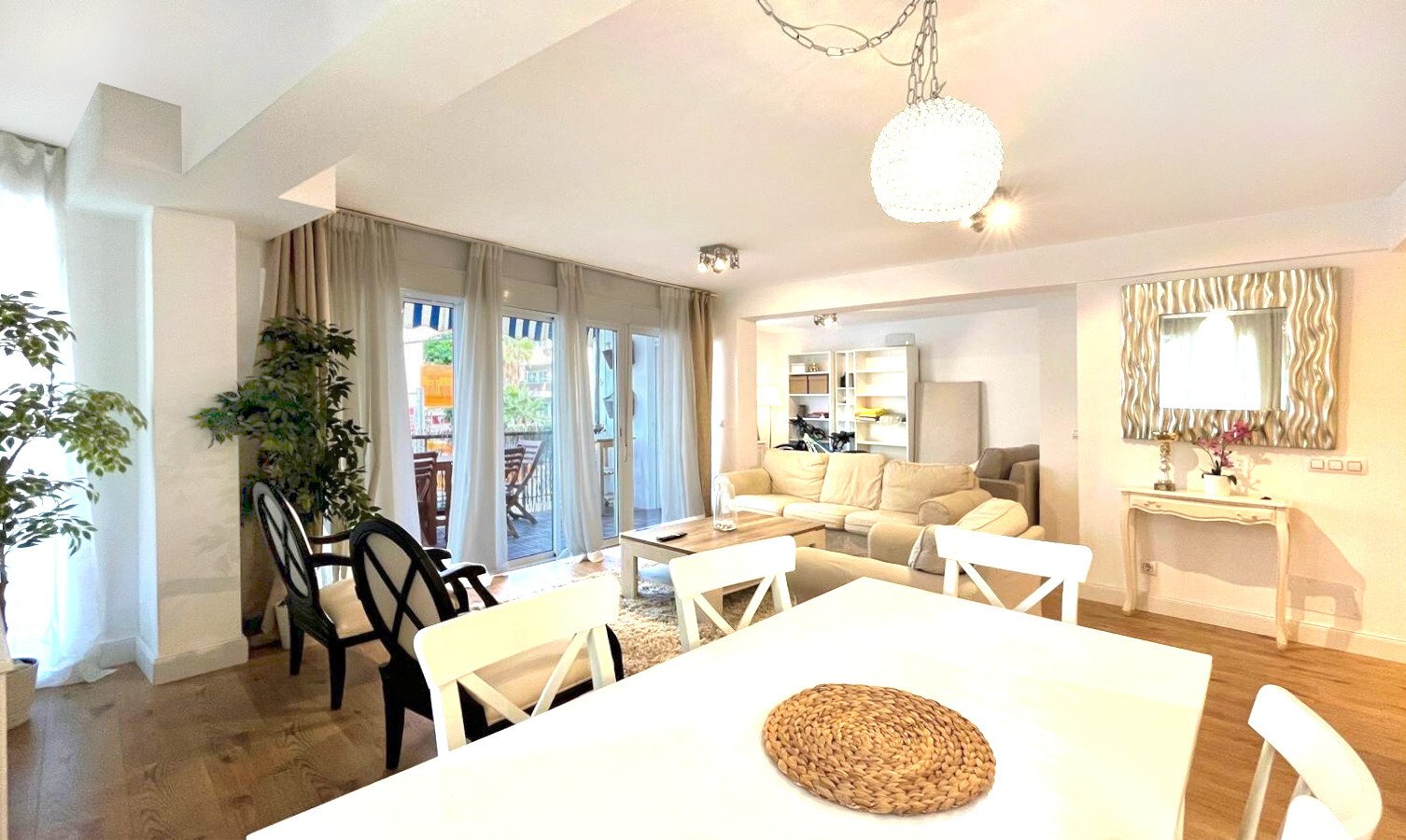 Wohnzimmer/Küche Wohnzimmer/Küche