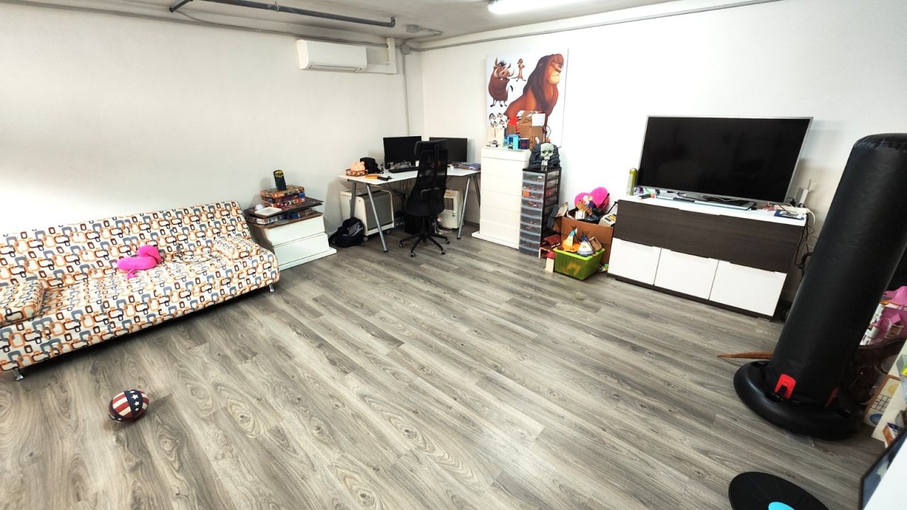 Espacio de vivienda multifuncional con distribución flexible y equipamiento moderno Espacio de vivienda multifuncional con distribución flexible y equipamiento moderno