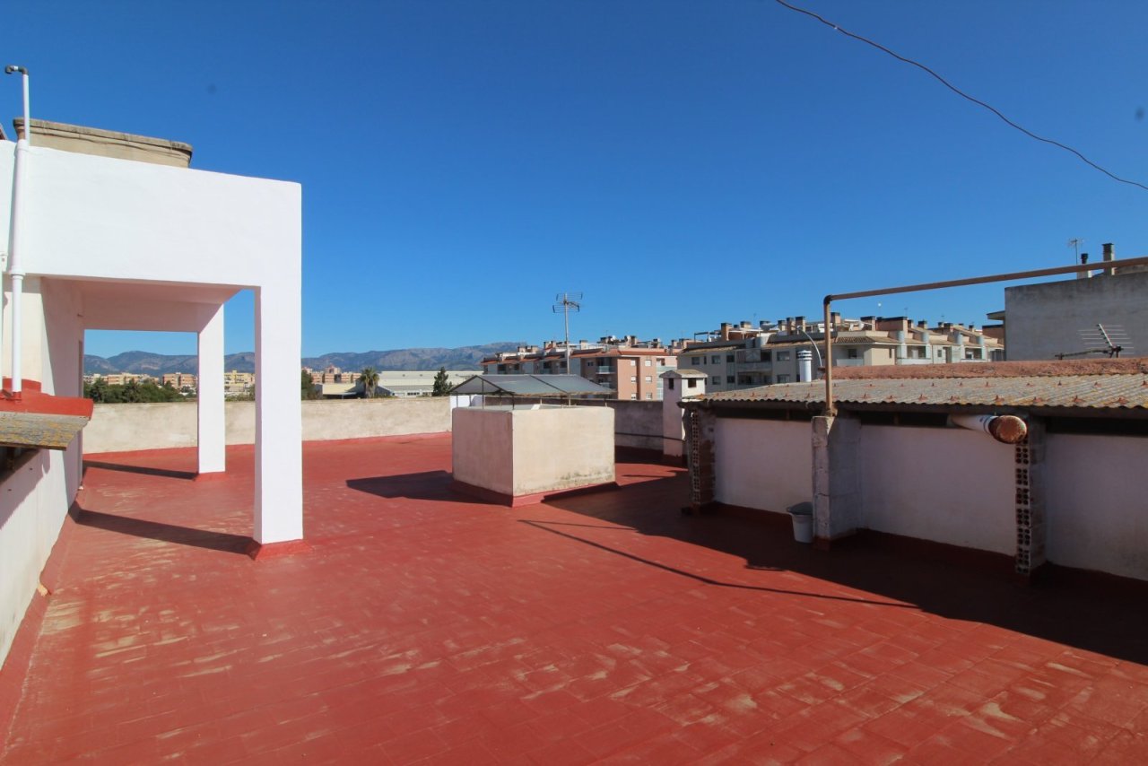 Terraza en la azotea con múltiples opciones de uso y vistas panorámicas