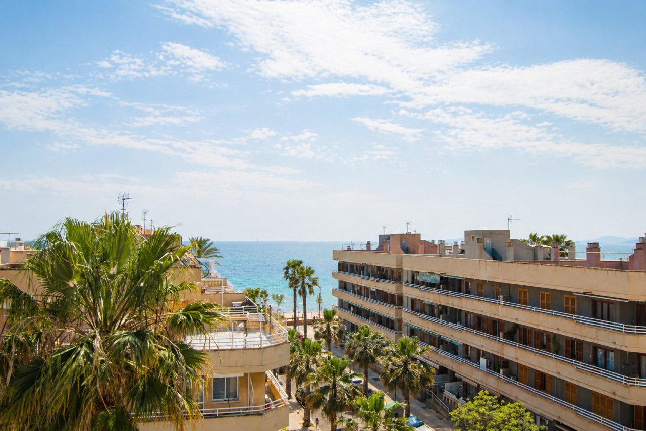 Vistas al mar desde una perspectiva elevada – Acceso directo al paseo marítimo Vistas al mar desde una perspectiva elevada – Acceso directo al paseo marítimo