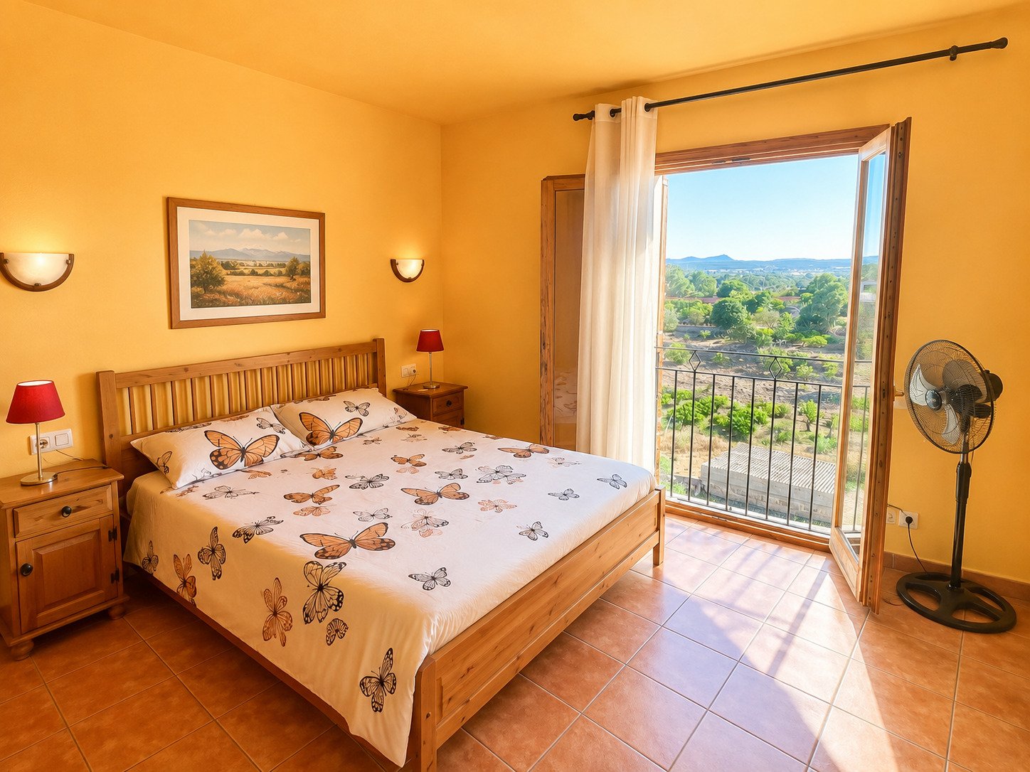 Habitación principal con acceso a la terraza y vistas panorámicas del paisaje Habitación principal con acceso a la terraza y vistas panorámicas del paisaje