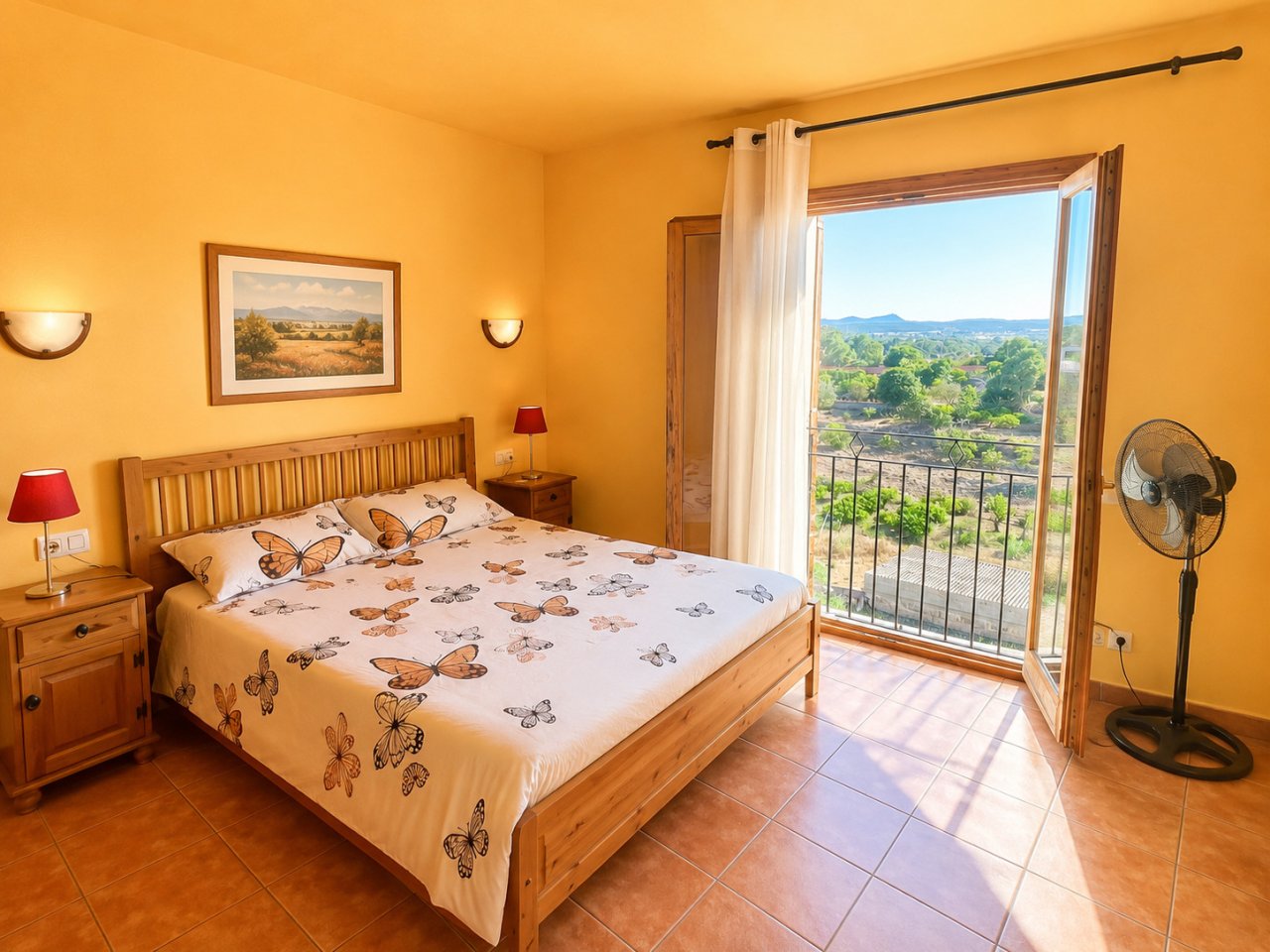 Habitación principal con acceso a la terraza y vistas panorámicas del paisaje Habitación principal con acceso a la terraza y vistas panorámicas del paisaje