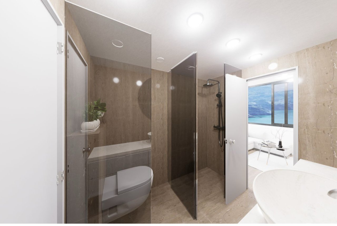 Baño lujoso con ducha a ras de suelo, doble lavabo y iluminación indirecta en el techo Baño lujoso con ducha a ras de suelo, doble lavabo y iluminación indirecta en el techo