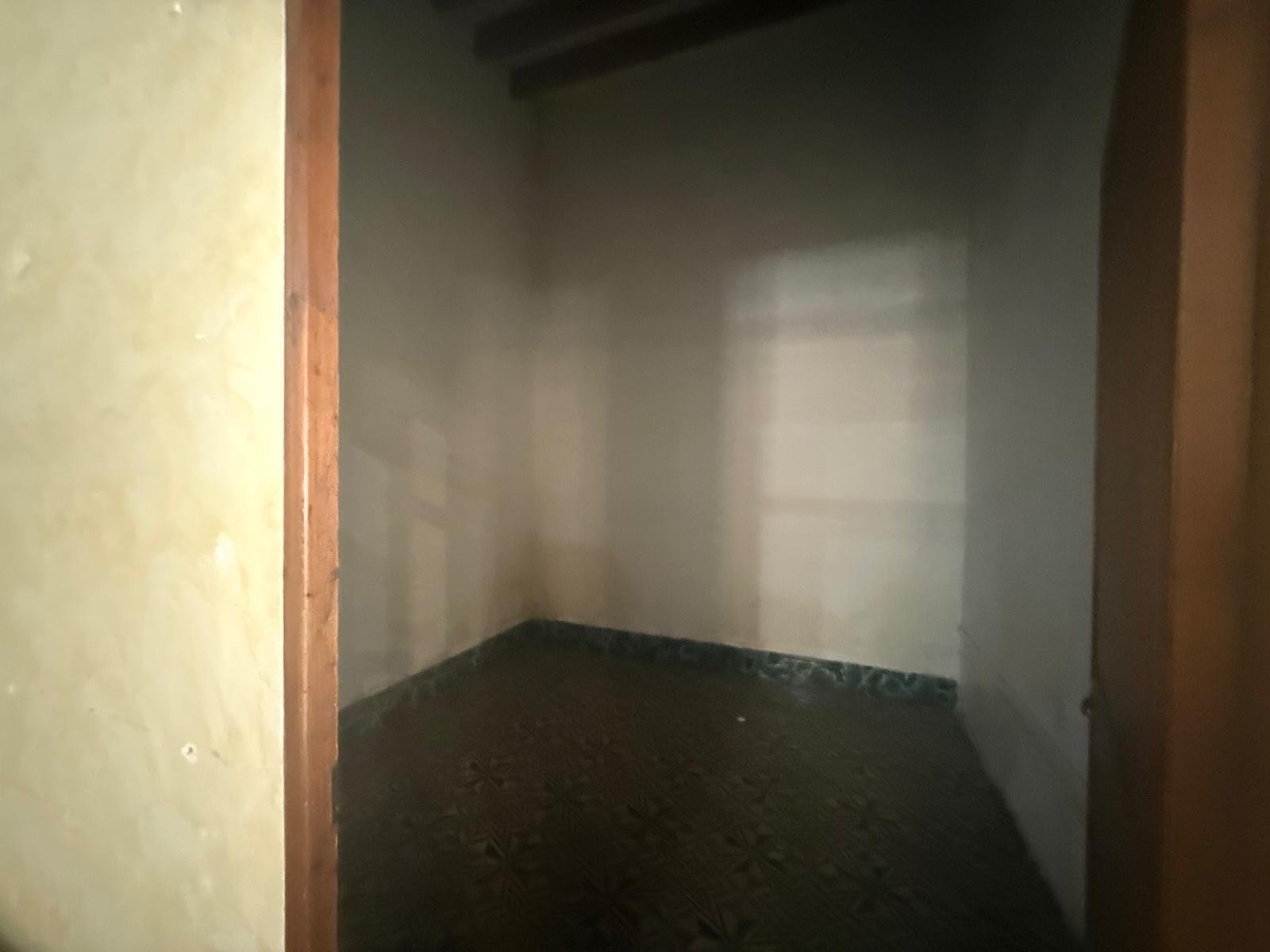 Práctico trastero con uso eficiente del espacio y equipamiento resistente Práctico trastero con uso eficiente del espacio y equipamiento resistente