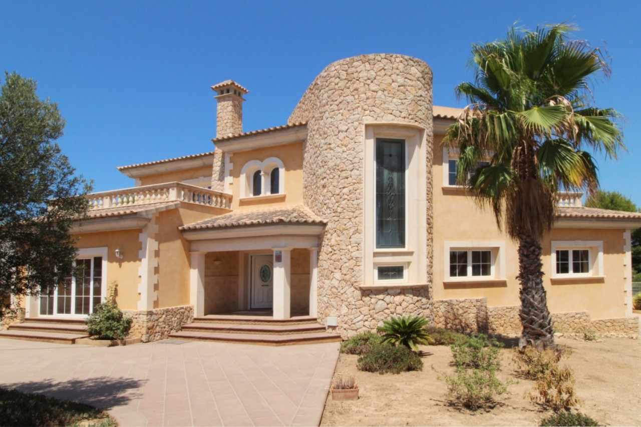 Sa Torre. Magnífica Villa con vistas al mar  Sa Torre. Magnífica Villa con vistas al mar