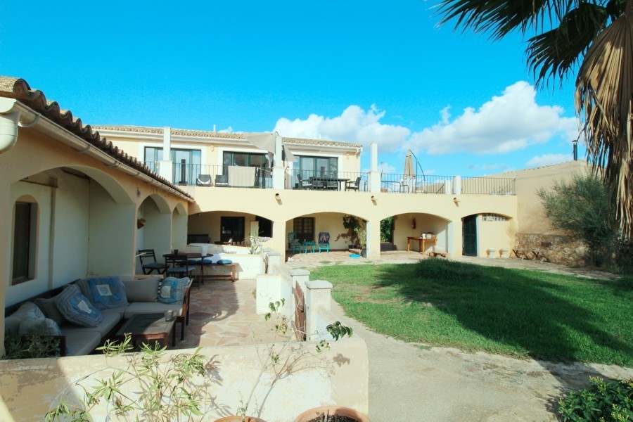 Campos. Finca compra en Mallorca con licencia de arrendador  Campos. Finca compra en Mallorca con licencia de arrendador