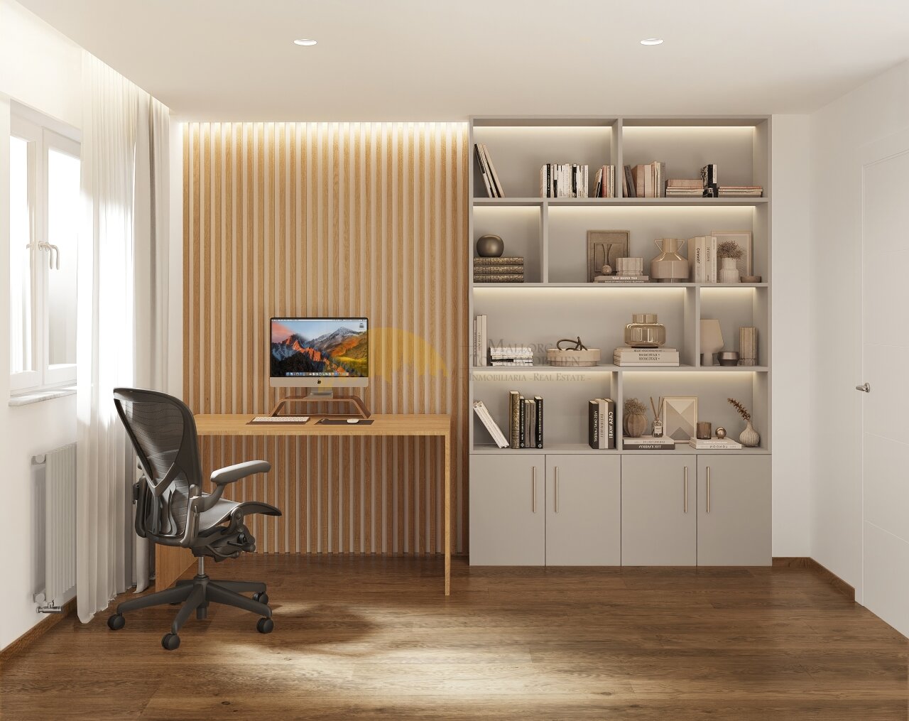Oficina moderna en casa con escritorio integrado, iluminación de acento empotrada en la pared y sistema de estanterías a medida Oficina moderna en casa con escritorio integrado, iluminación de acento empotrada en la pared y sistema de estanterías a medida
