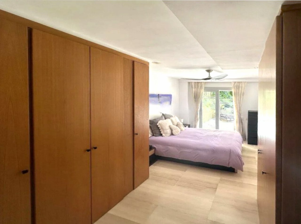 Dormitorio principal con vestidor y acceso a la terraza Dormitorio principal con vestidor y acceso a la terraza
