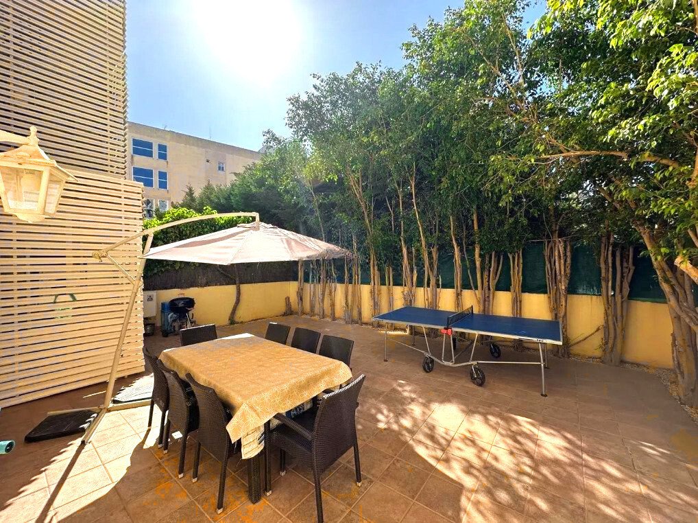 Vivienda elegante con amplias terrazas en una ubicación tranquila Vivienda elegante con amplias terrazas en una ubicación tranquila