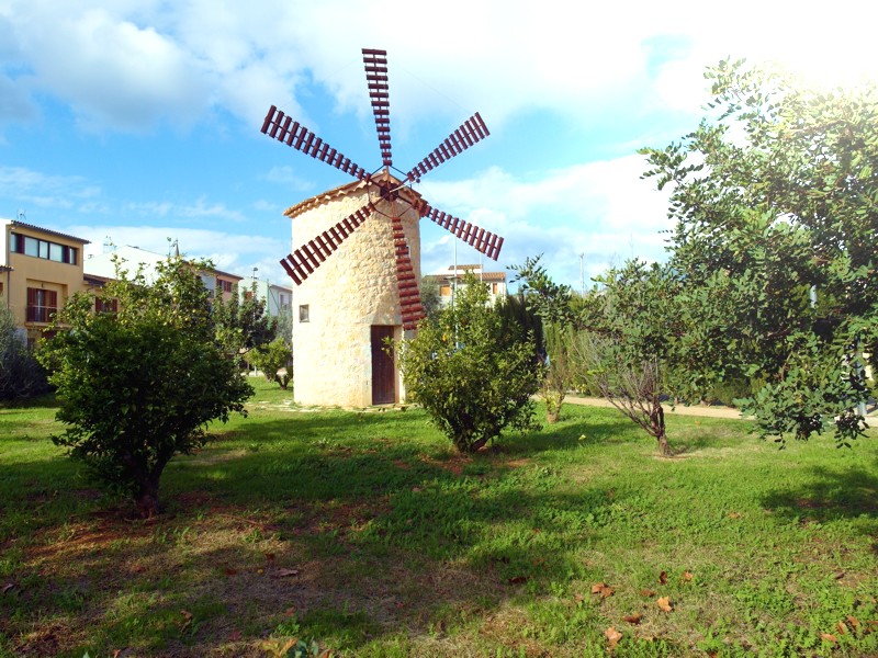 Windmühle auf dem Inca Markt auf Mallorca