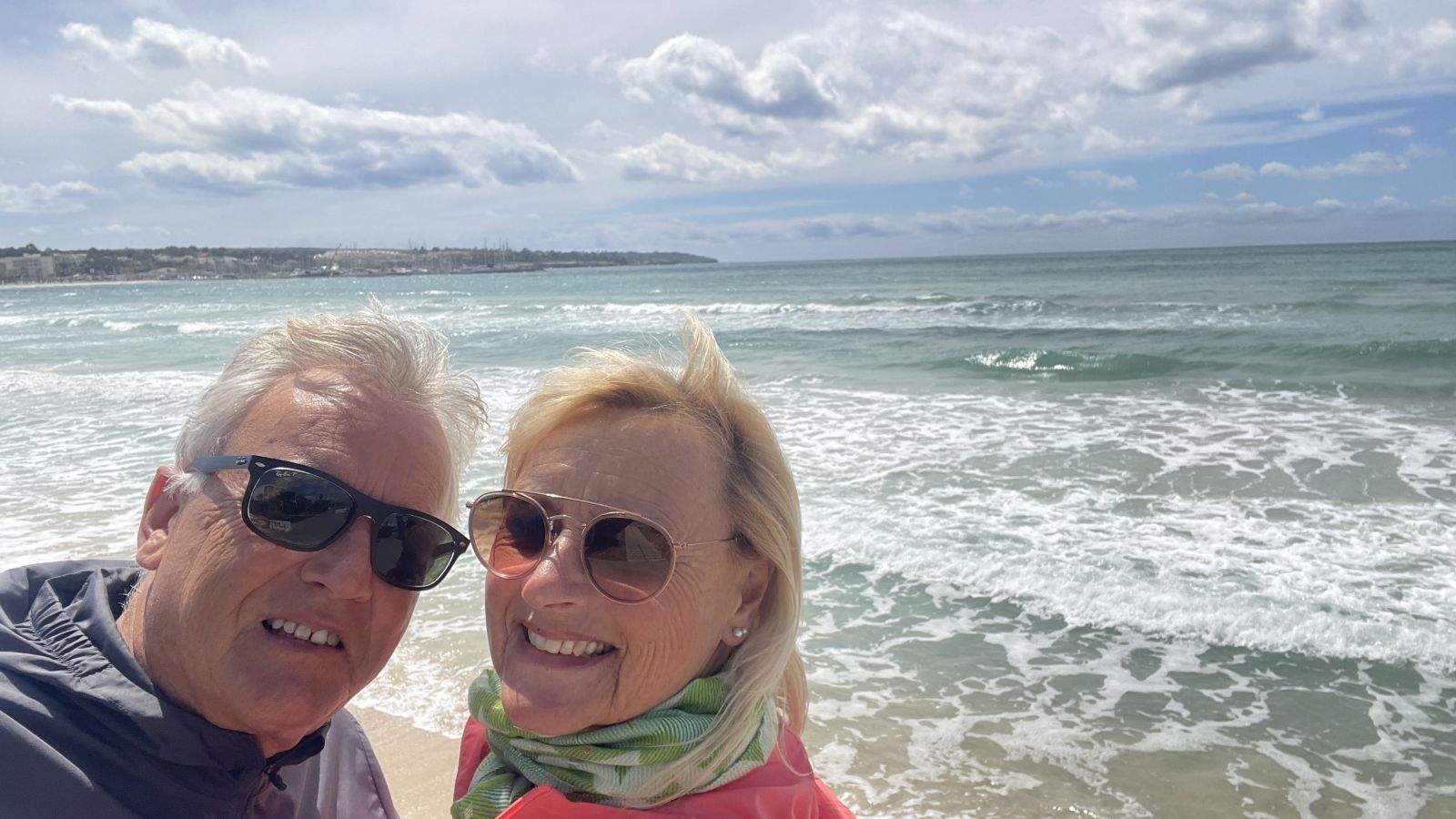 Gastos de compra al adquirir una propiedad en Mallorca con vistas al Mediterráneo