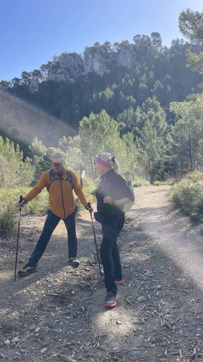 Claudia beim Wandern in der mallorquinischen Natur – aktive Erlebnisse an einem der schönsten Orte auf Mallorca