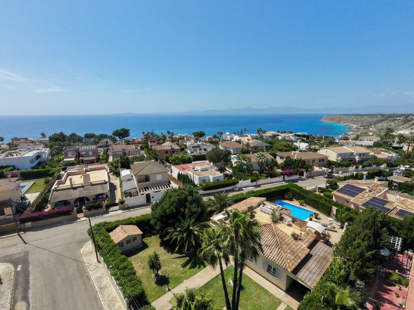 Eleganter Essbereich in einer Wohnung auf Mallorca mit hochwertigem Interieur
