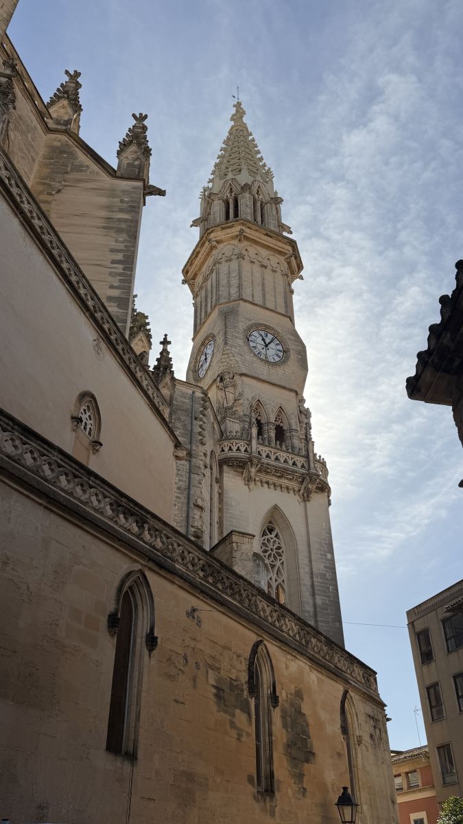 Glockenturm der Kirche Nostra Senyora dels Dolors in Manacor Mallorca