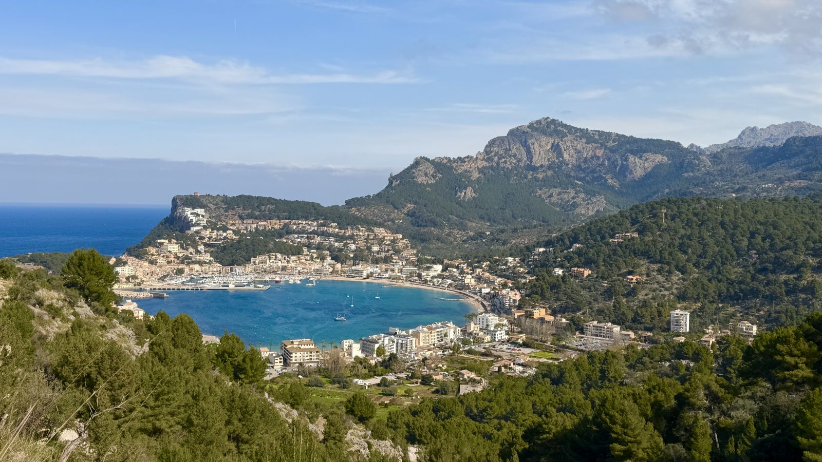Wanderweg auf Mallorca mit spektakulärem Meerblick