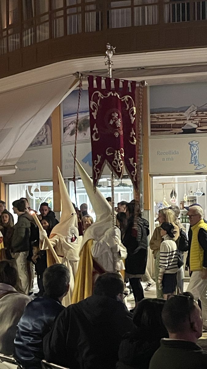 Pilgrims walking during Easter Tuesday romería in traditional dress