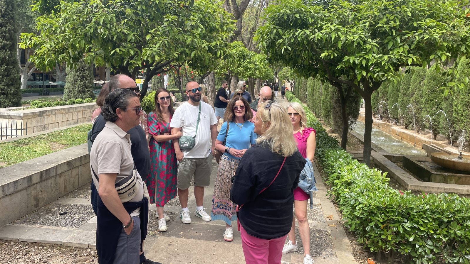 Claudia im Garten S’Hort del Rei – mediterrane Parkanlage nahe exklusiven Stadtimmobilien.