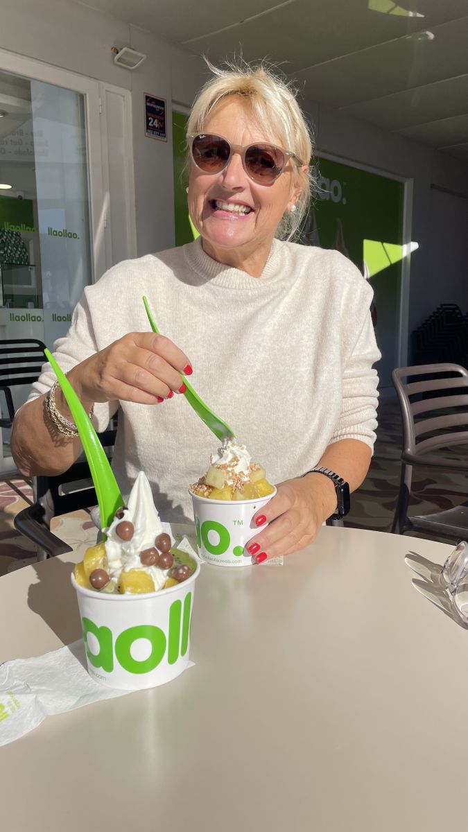 Ein sonniger Herbsttag auf Mallorca – und ein Eis, das nach Sommer schmeckt.
